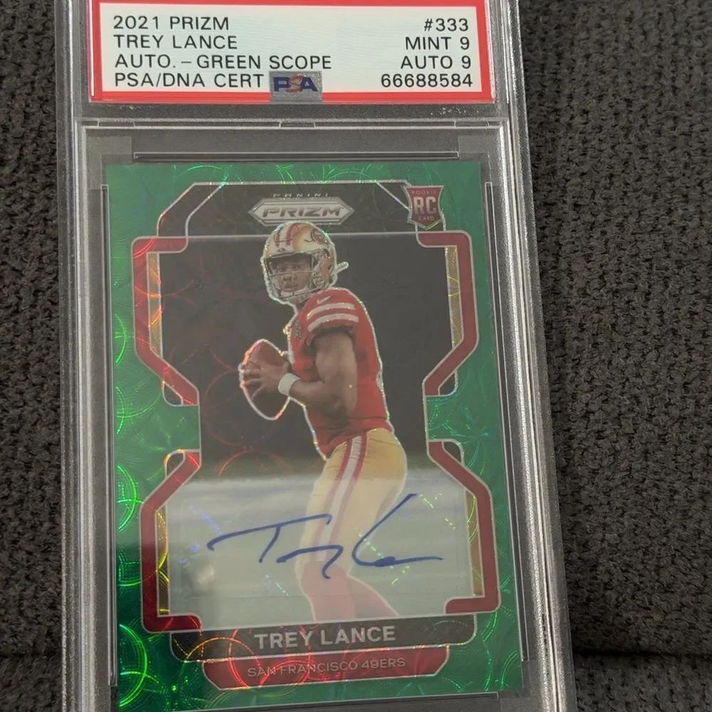 2021 Green Scope Auto Rookie Card - Signed